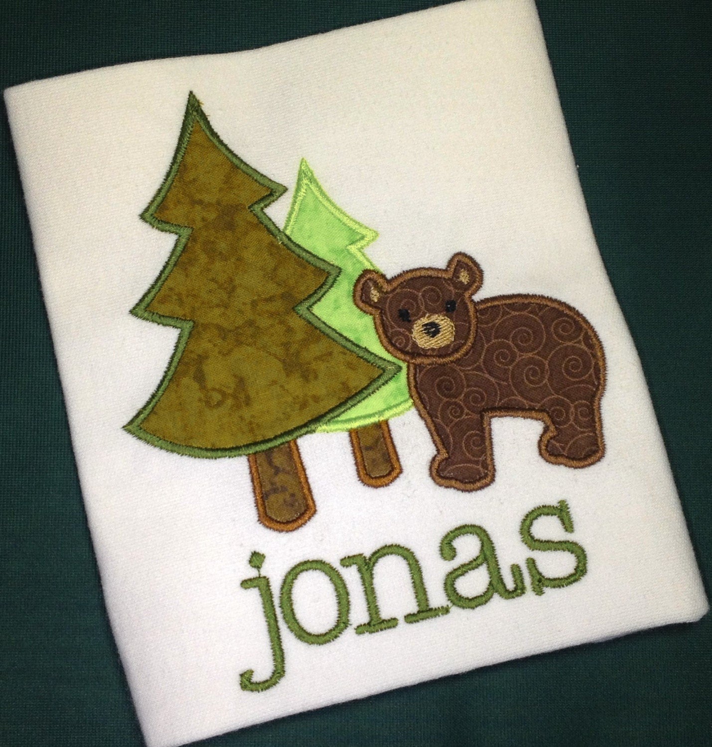 Personalized Bear & Pine Trees Appliqué Kids T-Shirt – Custom Name Woodland Adventure Tee