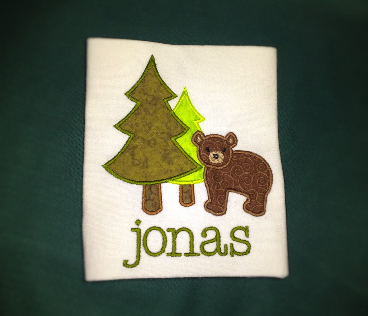 Personalized Bear & Pine Trees Appliqué Kids T-Shirt – Custom Name Woodland Adventure Tee